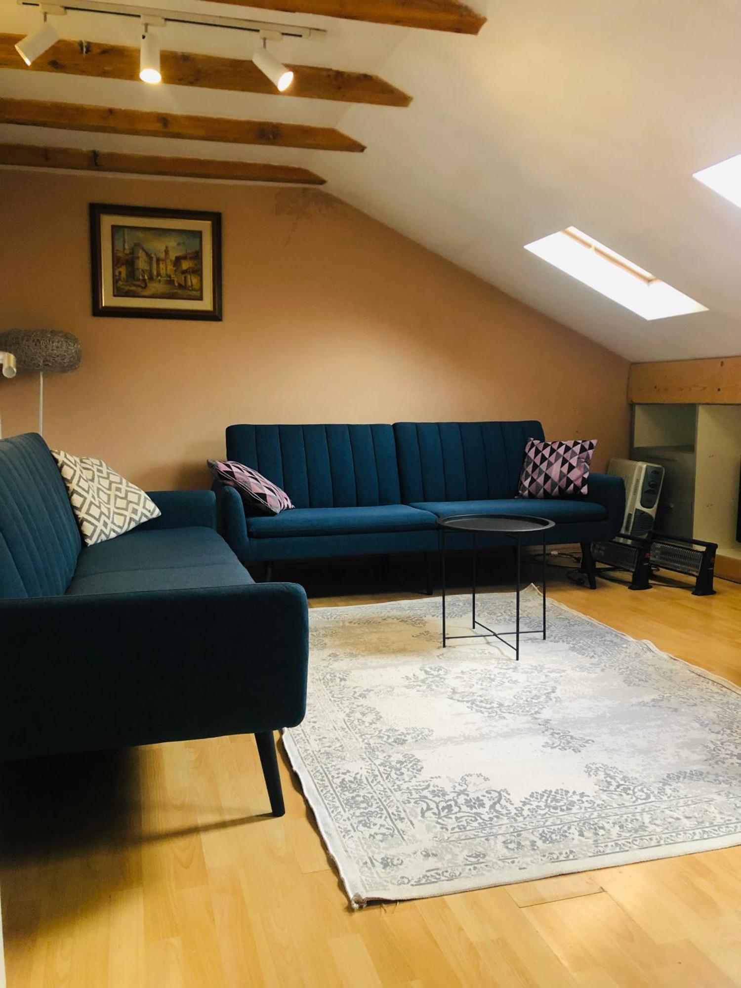 Central Apartment Prishtine Bagian luar foto